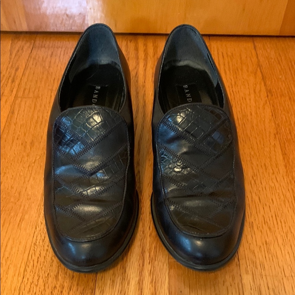 Bandolino Textured Black Flats